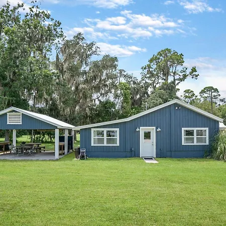 Cozy River Cabin Family Friendly Dock Playset Bball Court Palatka Exterior photo